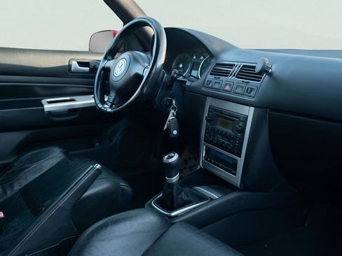 Used 2004 Volkswagen R32 image 35