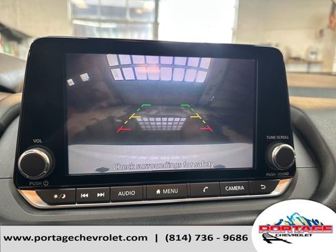 Used 2024 Nissan Rogue S image 22