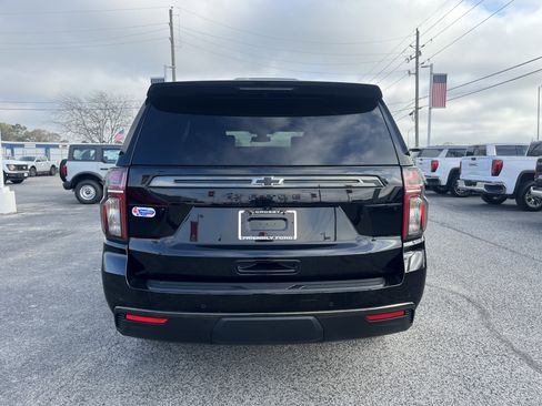 Used 2021 Chevrolet Tahoe Z71 w/ Z71 Off-Road Package image 3