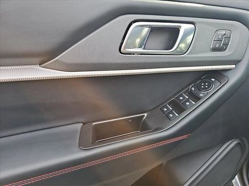 New 2026 Ford Explorer ST-Line w/ ST-Line Street Pack image 13