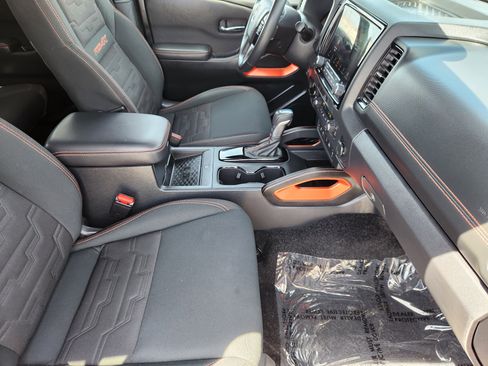 Used 2023 Nissan Frontier PRO-4X w/ Pro Convenience Package image 13