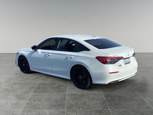 Used 2022 Honda Civic Sport image 3