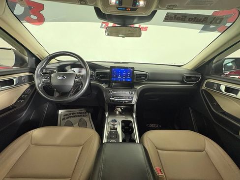 Used 2020 Ford Explorer XLT w/ Equipment Group 202A AWD/4WD image 41