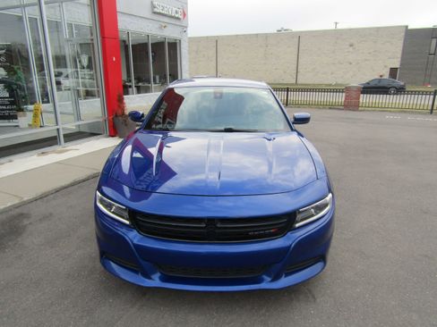 Used 2018 Dodge Charger SXT Plus w/ Driver Confidence Group image 3