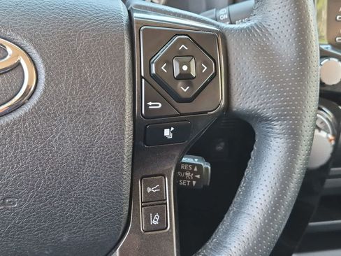 Used 2023 Toyota 4Runner TRD Off-Road Premium w/ Moonroof Package AWD/4WD image 25