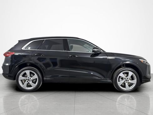 Used 2025 Audi Q5 Premium Plus w/ Premium Plus AWD/4WD image 6