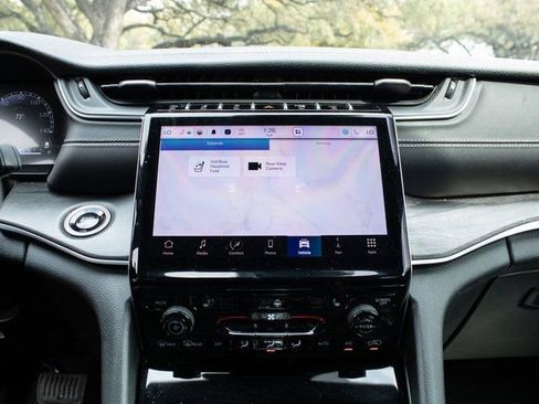 Used 2024 Jeep Grand Cherokee L Limited w/ Black Appearance Package image 13