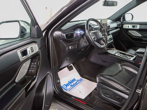 Used 2021 Ford Explorer ST w/ ST Street Pack image 3