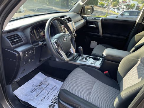 Certified 2021 Toyota 4Runner SR5 AWD/4WD image 10