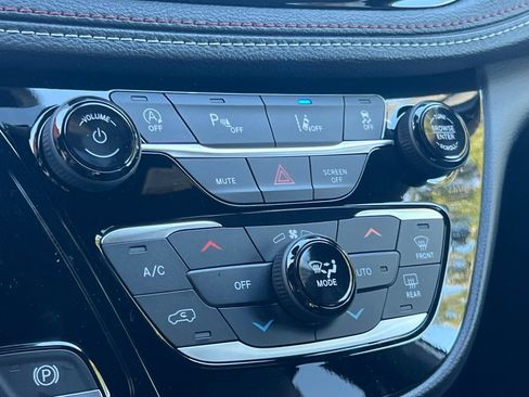 New 2027 Chrysler Pacifica Select FWD image 20
