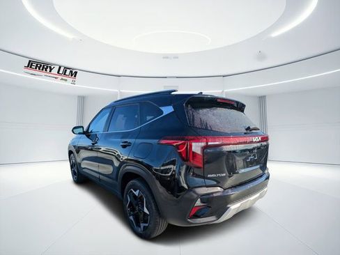 Used 2024 Kia Seltos EX image 5