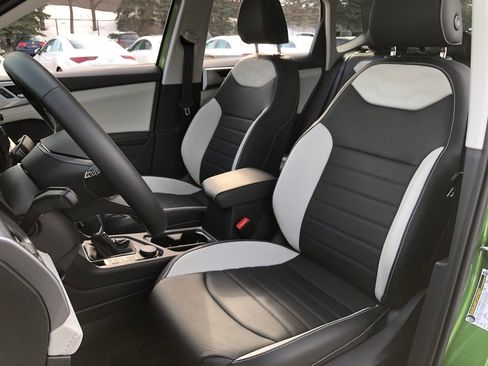 New 2026 Volkswagen Taos SEL image 31