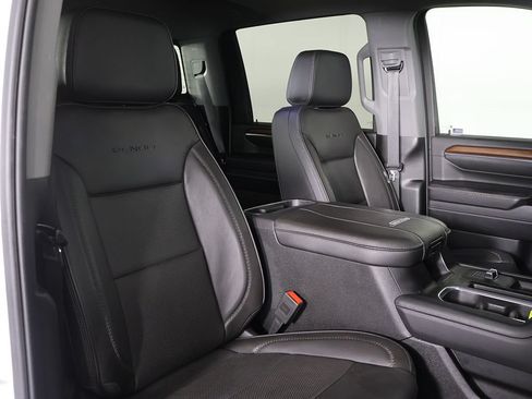 Used 2024 GMC Sierra 2500 Denali w/ Denali Reserve Package AWD/4WD image 29