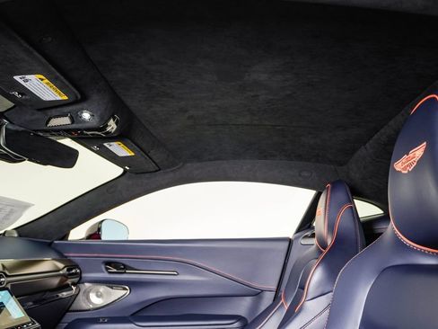 Used 2026 Aston Martin V8 Vantage Coupe RWD image 22