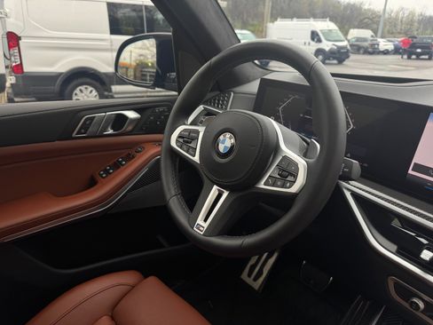 Used 2026 BMW X7 M60i image 52