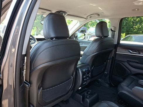 Used 2023 Jeep Grand Cherokee L Limited w/ MOPAR Finishing Package AWD/4WD image 21