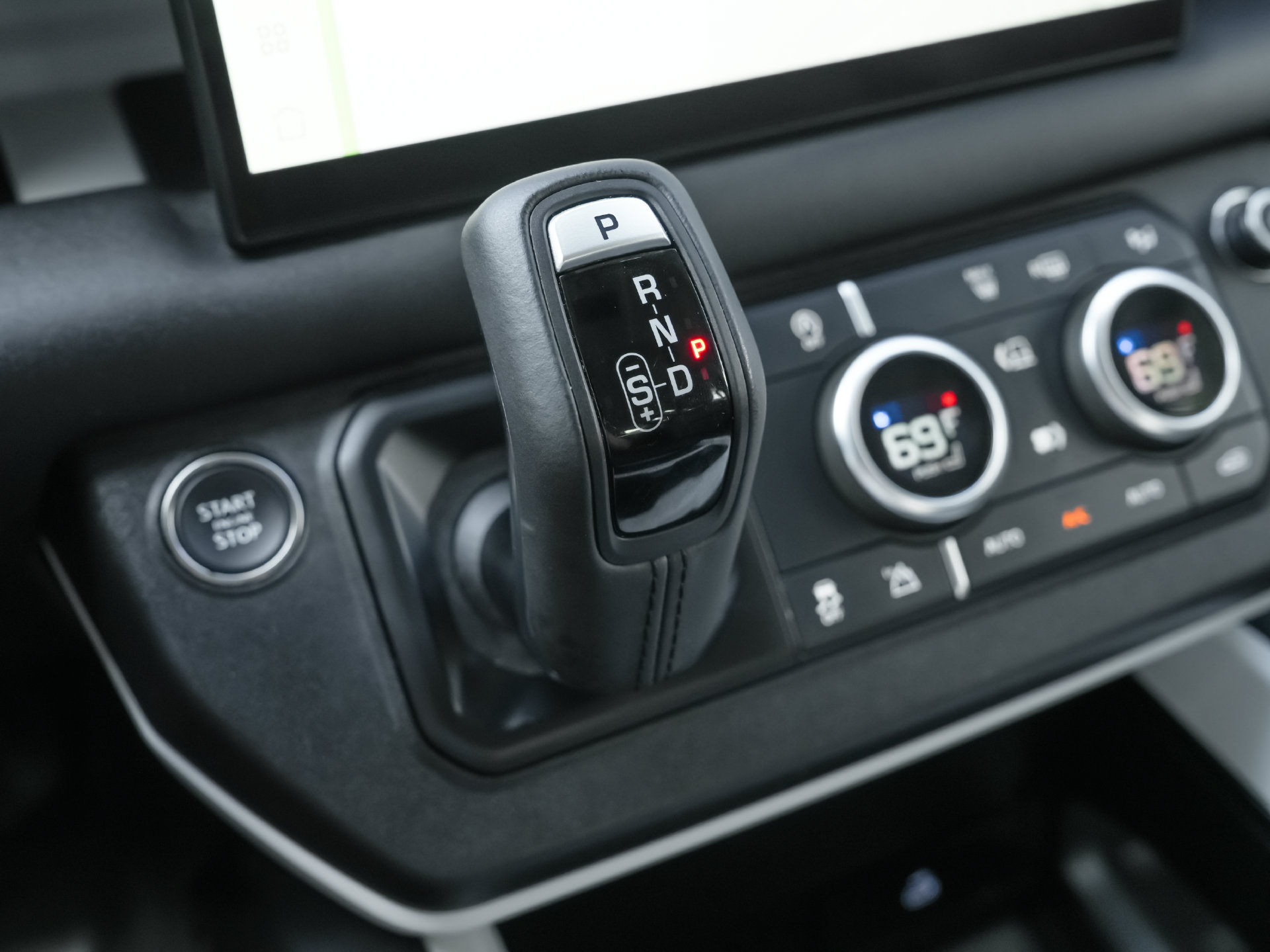 Used 2025 Land Rover Defender 110 S AWD/4WD image 17