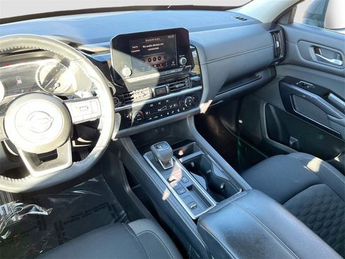 Certified 2022 Nissan Pathfinder SV image 21