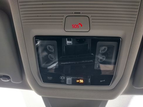 Used 2024 Volkswagen Atlas SE image 32