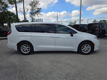 Certified 2024 Chrysler Pacifica Touring