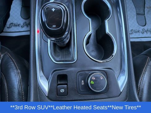 Used 2020 Chevrolet Traverse LT w/ LT Premium Package image 12