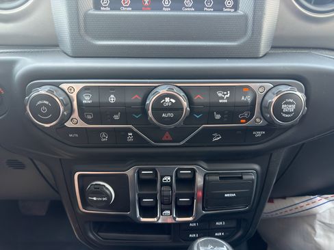 Used 2020 Jeep Wrangler Unlimited Sport S AWD/4WD image 30
