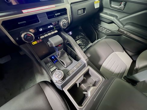 New 2025 Toyota Tacoma TRD Off-Road image 25