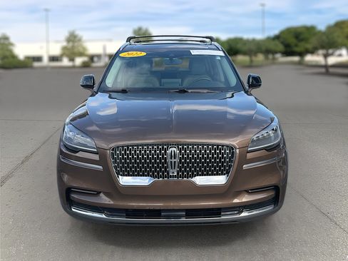 Used 2022 Lincoln Aviator Reserve w/ Elements Package Plus RWD image 2