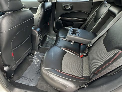 Used 2020 Jeep Compass Trailhawk AWD/4WD image 24