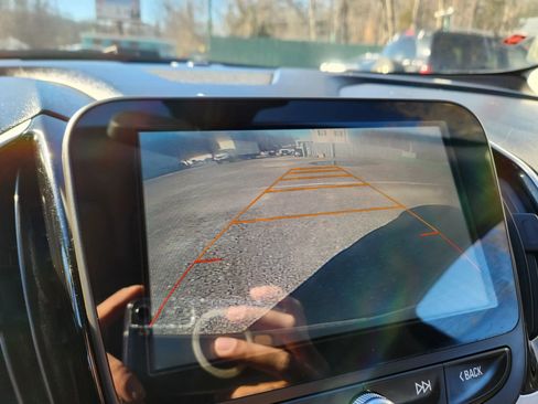 Used 2017 Chevrolet Volt LT w/ Comfort Package image 34