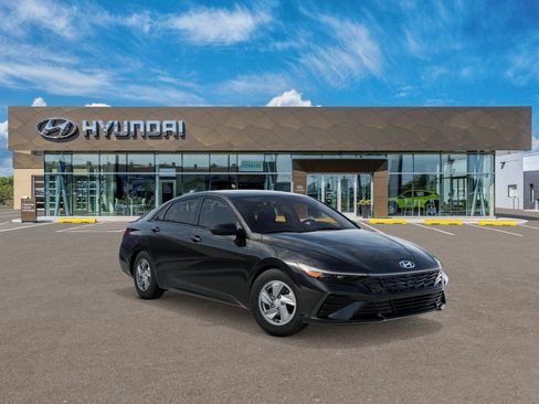 New 2026 Hyundai Elantra SE FWD image 2