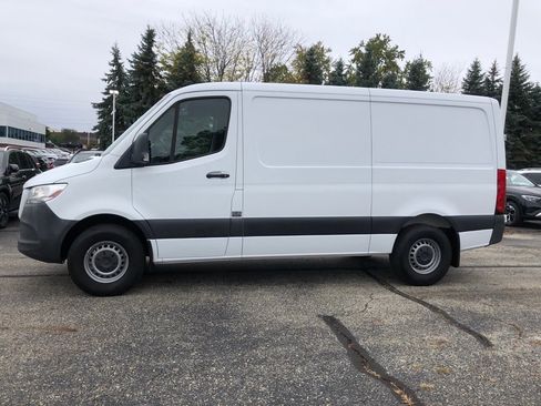Used 2019 Freightliner Sprinter 2500 w/ Driver Convenience Package image 7