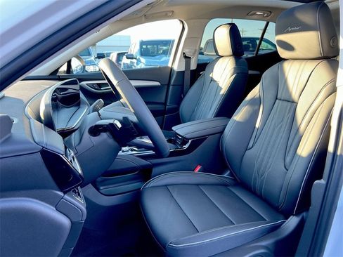 New 2026 Buick Envision Avenir image 17