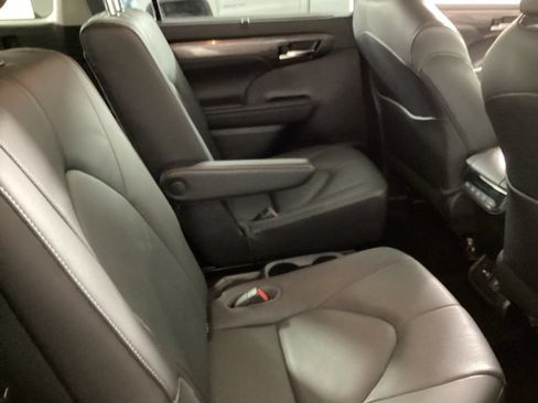 Used 2020 Toyota Highlander Limited AWD/4WD image 20