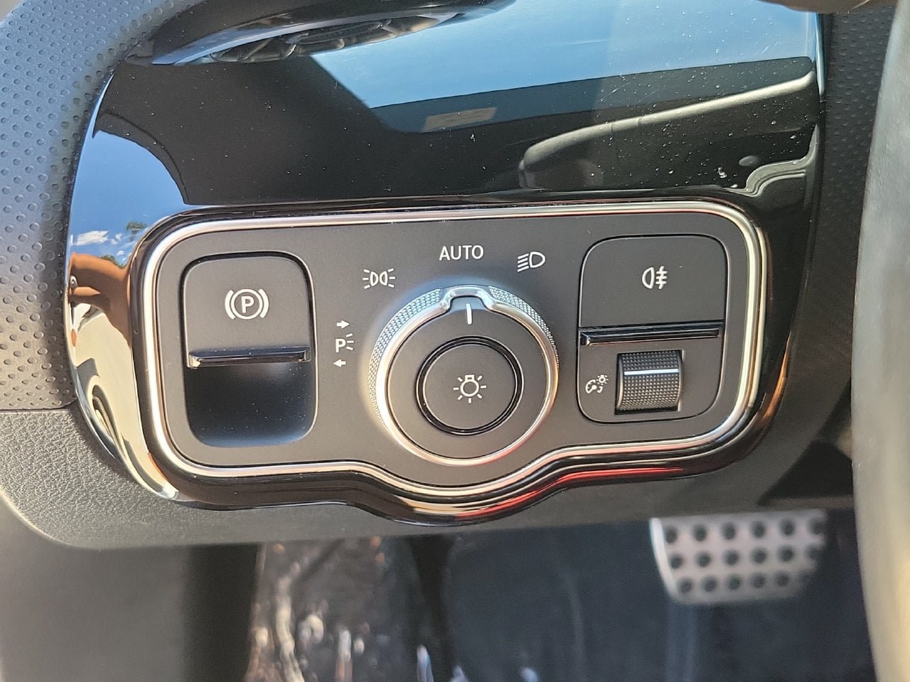 Used 2022 Mercedes-Benz CLA 250 image 29