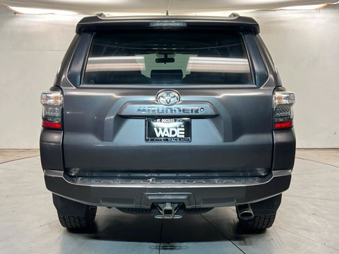Used 2019 Toyota 4Runner SR5 AWD/4WD image 5