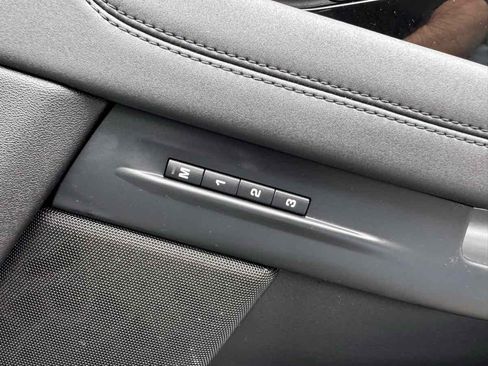 Used 2020 Land Rover Range Rover Evoque SE image 33