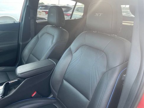 Used 2024 Buick Envista Sport Touring w/ Convenience I Package FWD image 18