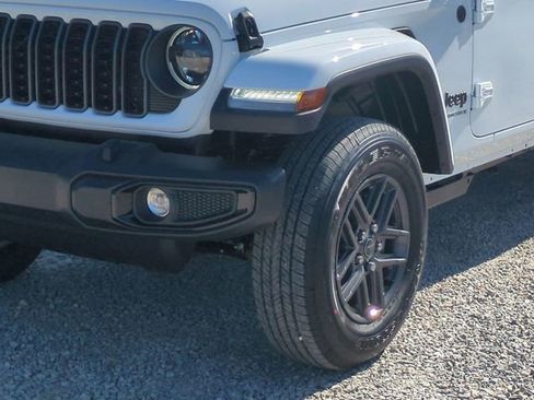 New 2026 Jeep Gladiator Sport AWD/4WD image 9