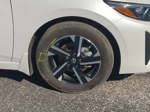 Used 2025 Nissan Sentra SV FWD image 10