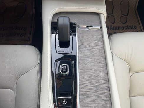 Certified 2023 Volvo XC90 B6 Plus w/ Protection Package Premier image 37