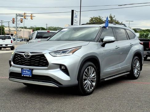 Used 2021 Toyota Highlander Platinum image 13