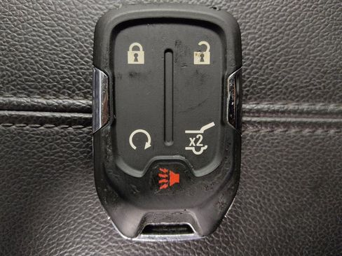 Used 2024 GMC Terrain SLT w/ LPO, Floor Liner Package image 32