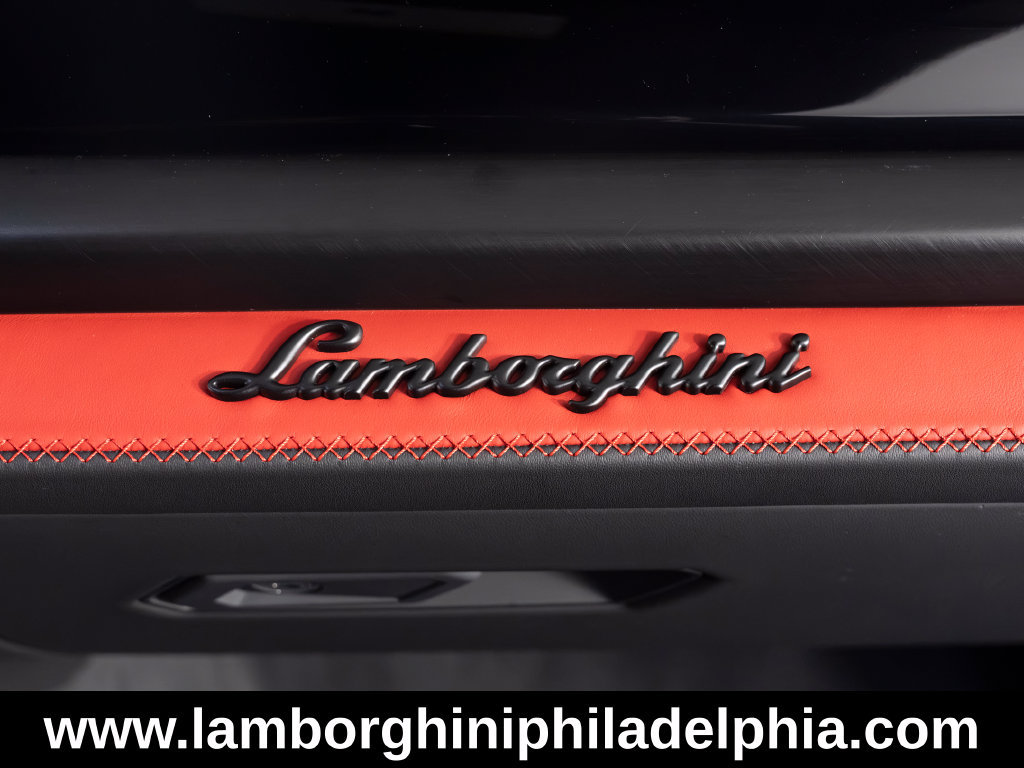 Used 2026 Lamborghini Urus SE AWD/4WD image 40