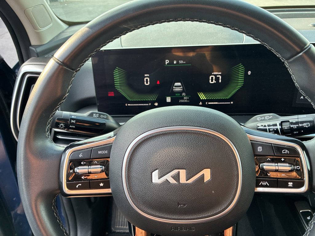 Used 2025 Kia Sorento S FWD image 18