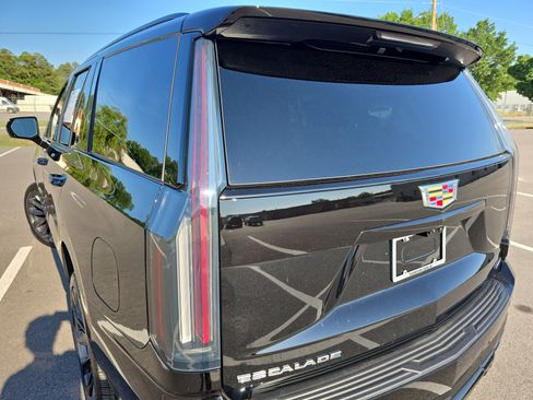 Certified 2026 Cadillac Escalade V AWD/4WD image 36