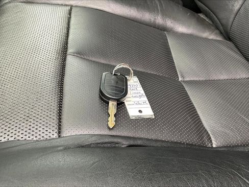 Used 2014 Lincoln Navigator 2WD image 11