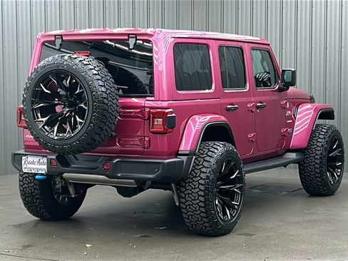 Used 2024 Jeep Wrangler Unlimited Sahara w/ Safety Group image 5