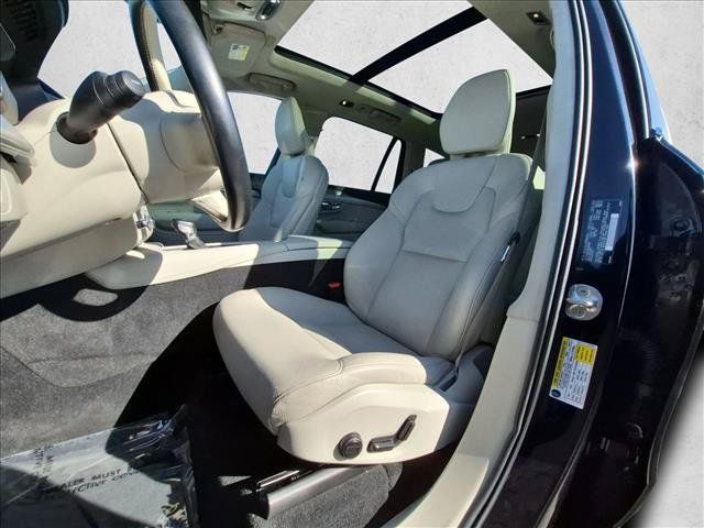 Used 2022 Volvo XC90 T5 Momentum AWD/4WD image 16