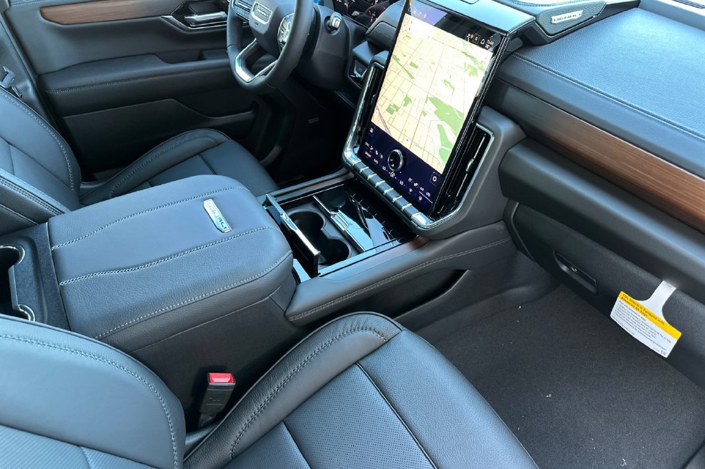 New 2027 GMC Yukon Denali w/ Advanced Technology Package AWD/4WD image 21
